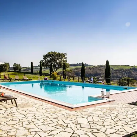 Vila Il Poggiarellino 14, Emma Volterra