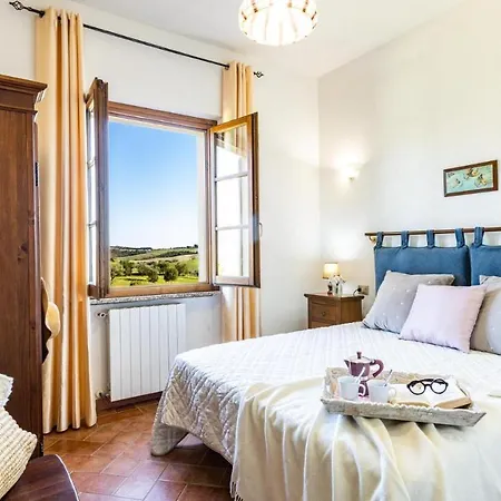 Vila Il Poggiarellino 14, Emma Volterra