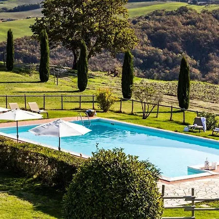 Vila Il Poggiarellino 14, Emma Volterra